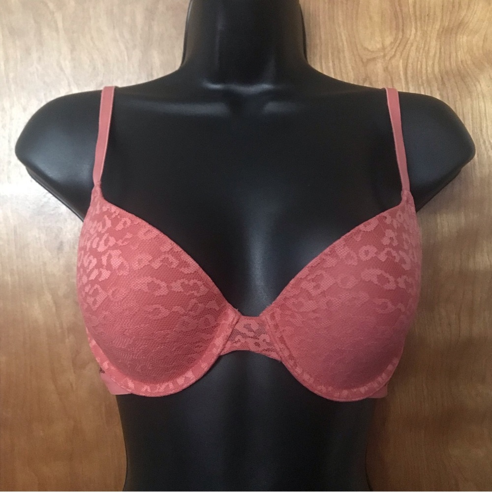 ⭐️6/$55⭐️ Victoria’s Secret PINK Wear Everywhere T-Shirt Lightly Lined Bra